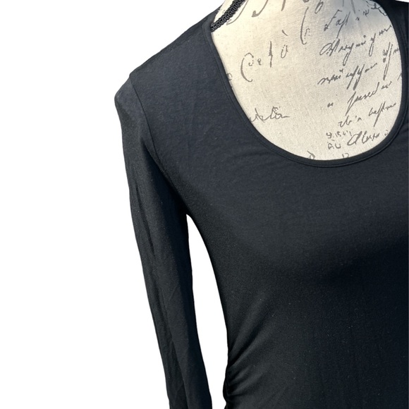 Black fitted Ingirid and Isabelle dress - Picture 3 of 4